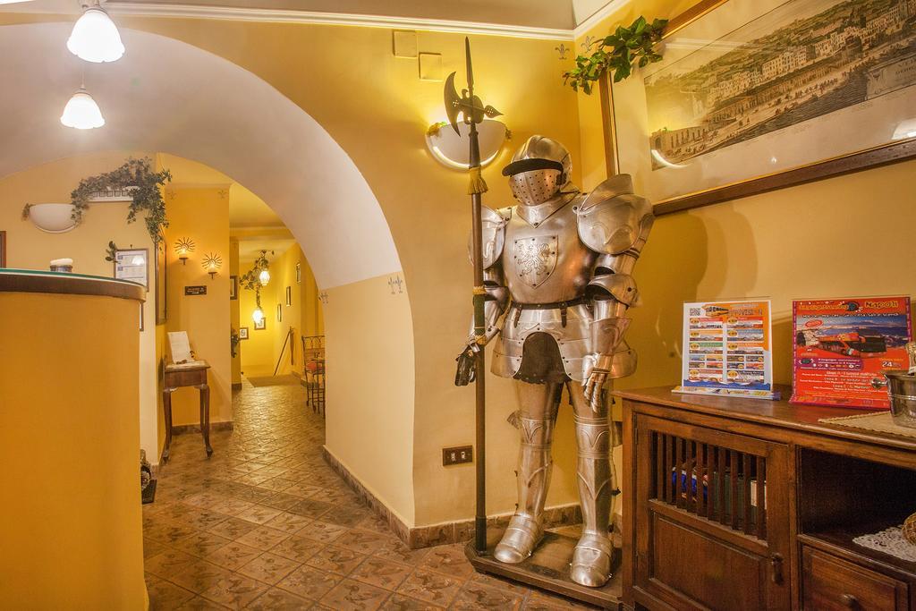B&B L'Alloggio Dei Vassalli Neapel Exterior foto